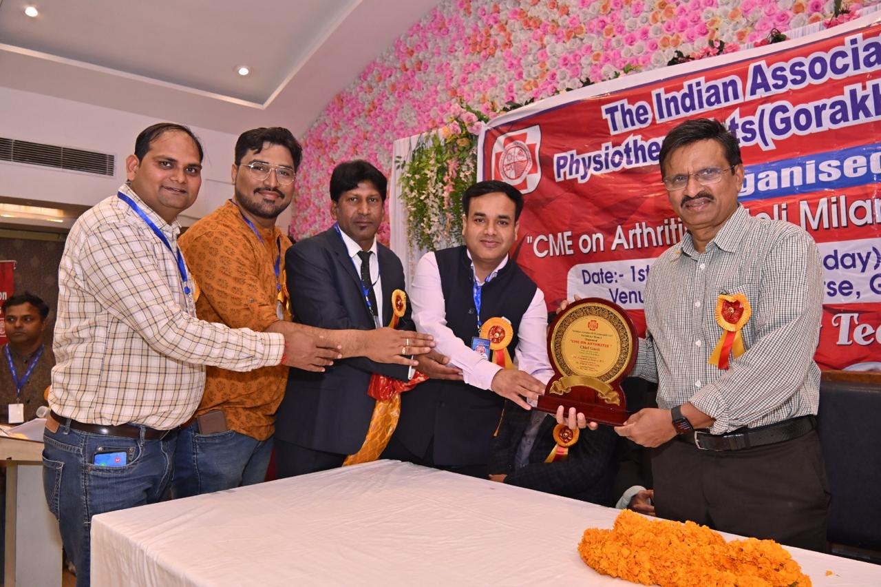 Chief guest honoured at CME on Arthritis, IAP Gorakhpur
